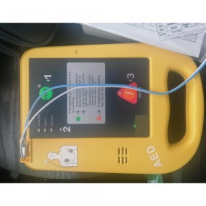 AED uDEF 7000
